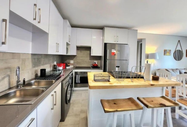 2 Bedroom Property for Sale in Summerstrand Eastern Cape